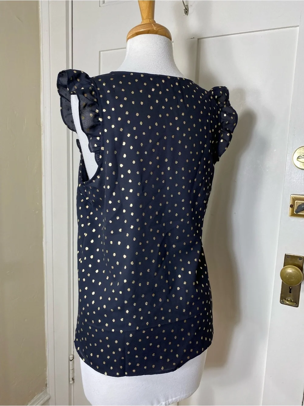 J. Crew V-Neck Ruffle Sleeve Blouse with Gold Dot Print Style# K2189 Size 8